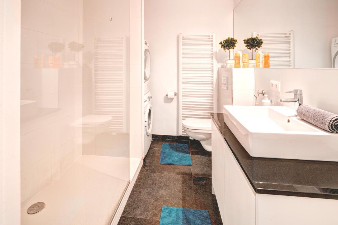 Light House Lodge. Apartment in Center of Antwerpen Buitenkant foto
