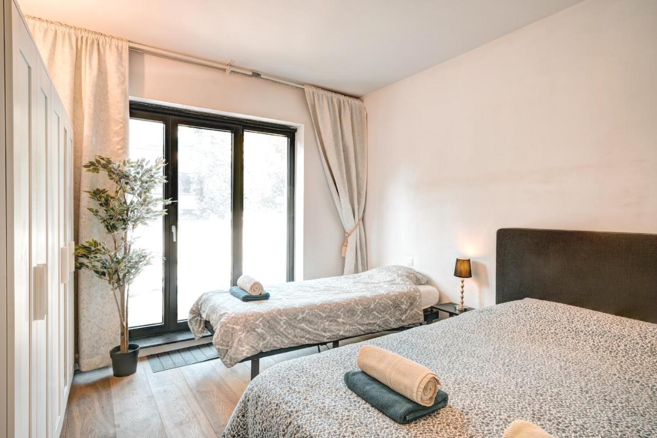 Light House Lodge. Apartment in Center of Antwerpen Buitenkant foto