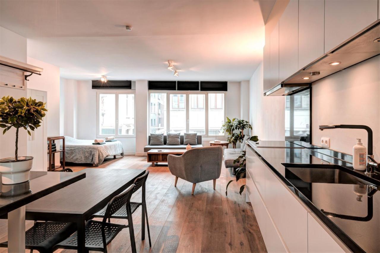 Light House Lodge. Apartment in Center of Antwerpen Buitenkant foto