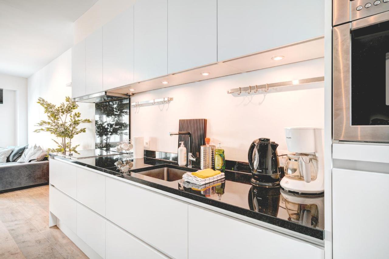 Light House Lodge. Apartment in Center of Antwerpen Buitenkant foto