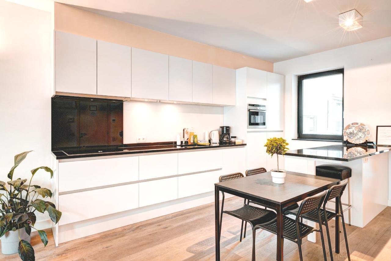 Light House Lodge. Apartment in Center of Antwerpen Buitenkant foto